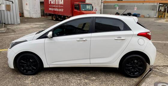 HYUNDAI HB20 1.0 COMFORT PLUS 12V FLEX 4P MANUAL HYUNDAI HB20 1.0 COMFORT PLUS 12V FLEX 4P MANUAL